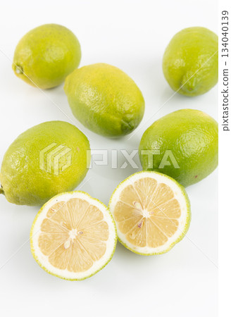 Domestic lemon 134040139
