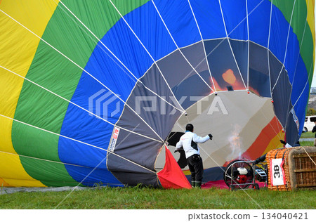Hot air balloon · balloon Hot air balloon · balloon 134040421