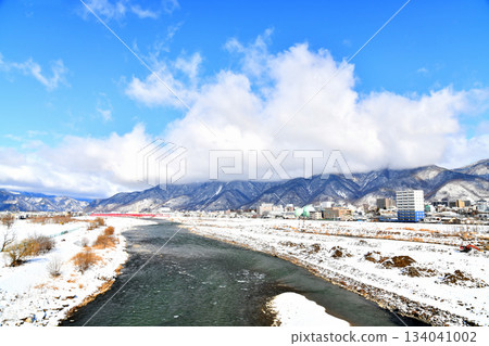 Tsuneda Shimbashi / Downstream from the Chikuma River / Ueda Bridge, overlooking the area around Ueda Station (Ueda City, Nagano Prefecture) [February 2023] 134041002