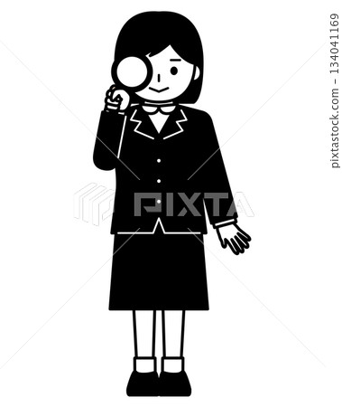 女孩正在用放大鏡觀察 134041169
