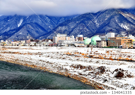 Tsuneda Shinbashi / Downstream of the Chikuma River / View of the Ueda Station area (Ueda City, Nagano Prefecture) [February 2023] 134041335