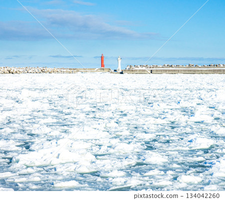 Winter blue sky and drift ice scenery in the Sea of Okhotsk, Hokkaido Winter blue sky and drift ice scenery in the Sea of Okhotsk, Hokkaido 134042260