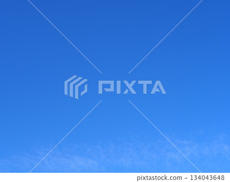 Clouds floating in the blue sky, blue sky, Susukino path, copy space, it feels like you're being sucked into the sky Clouds floating in the blue sky, blue sky, Susukino path, copy space, it feels like you're being sucked into the sky 134043648