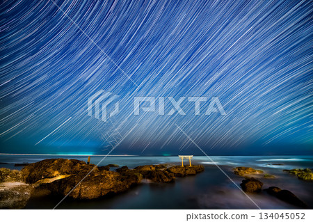 Stargazing at the Torii Gate of Oarai Isosaki Shrine in Ibaraki - Leonid meteor shower (60 min) 134045052