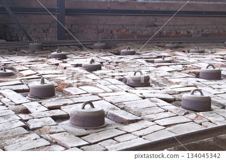 Nogimachi brick kiln, coal-firing hole at the top of the kiln [Nogimachi, Tochigi Prefecture] 134045342