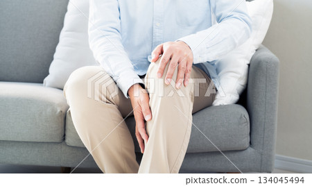 Senior man with knee pain 134045494