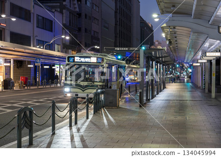 京都府京都市清晨四條通商店街四條高倉巴士站 134045994