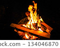 營地篝火晚會 134046870