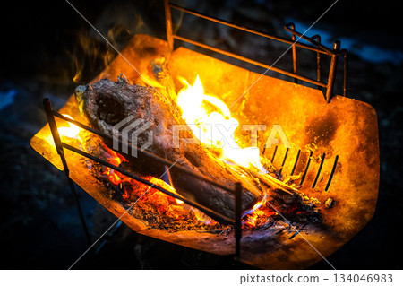 營地篝火晚會 營地篝火晚會 134046983