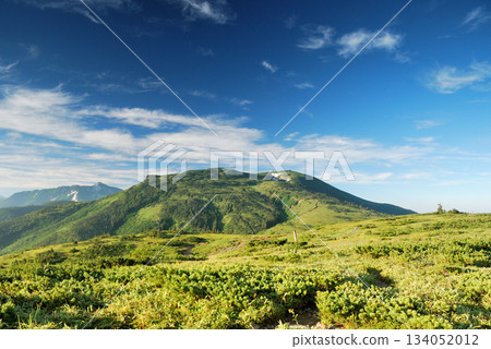 [Mountain scenery] Toyama Prefecture, Northern Alps, Tarobei-daira to Kitanomata-dake 134052012