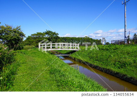 北村中央公園附近，赤川河排水溝上的一座橋 134055634