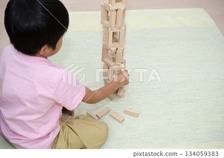 一個孩子 134059383