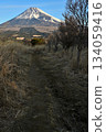 Mount Echizen in the Ashitaka Mountains: Mount Fuji seen from the morning mountain path 134059416