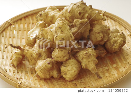 菊芋:一種對健康和美容都非常有益的超級食物 菊芋:一種對健康和美容都非常有益的超級食物 134059552
