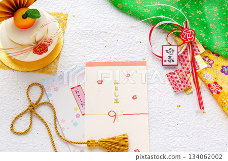 新年紅包和鏡餅 134062002