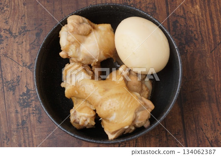 Braised chicken wings and boiled eggs Braised chicken wings and boiled eggs 134062387
