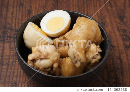 紅燒雞翅和煮蛋 134062388