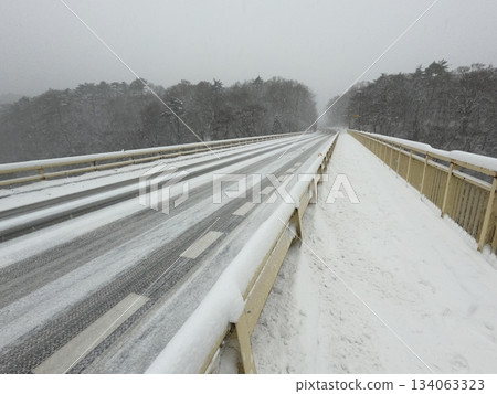 Snow-covered Naruko Gorge Snow-covered Naruko Gorge 134063323