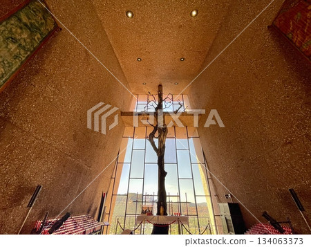 [亞利桑那州] 塞多納聖十字教堂雄偉的內部 134063373