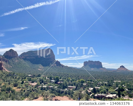 【亞利桑那州】塞多納市和紅岩山脈的壯麗景色 134063376