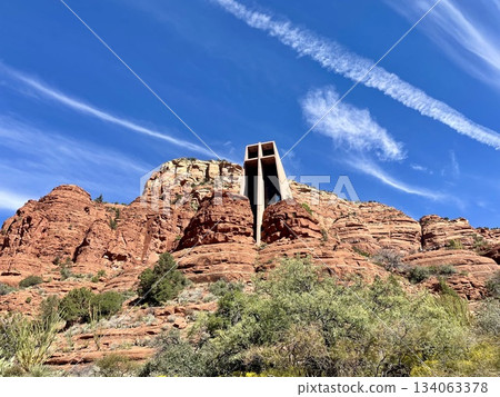 [Arizona] Sedona, the exterior of the Church of the Holy Cross, built on a rocky mountain 134063378