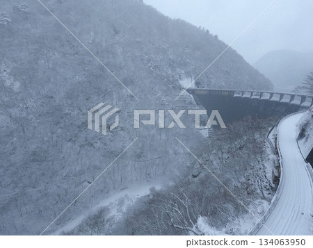 鳴子水壩的雪景 鳴子水壩的雪景 134063950