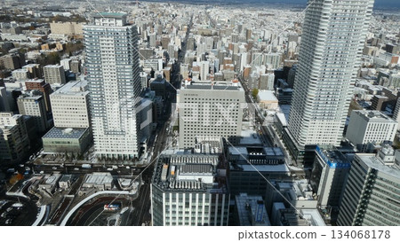 從高樓大廈眺望札幌城市景觀 134068178