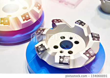 Heavy duty face mill in store Heavy duty face mill in store 134068891