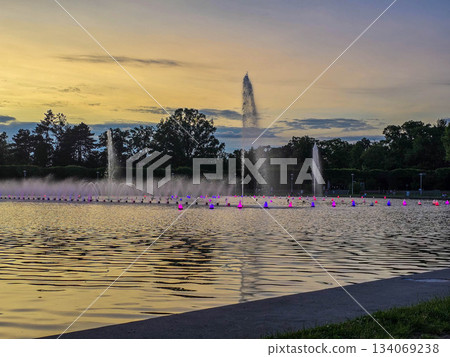 Golden Fountain Dancing Waters at Sunset Golden Fountain Dancing Waters at Sunset 134069238