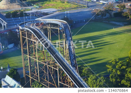 Water rides seen from above 134070864
