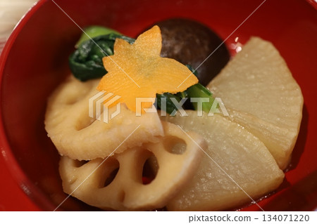 日式五彩蔬菜燉菜特寫 134071220