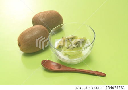 Kiwi fruit yogurt 134073581