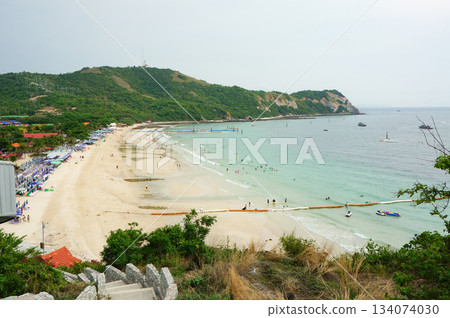 泰國偏遠島嶼蘭島擁有美麗的海灘風光 134074030