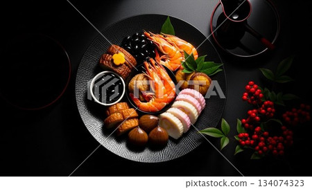 一張黑色背景上的傳統新年菜餚的精美照片 134074323