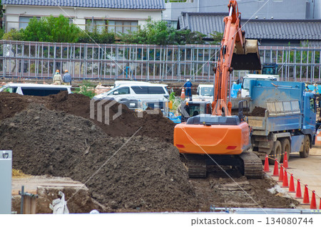 Crane at a construction site in Aoyama, Minato Ward [Construction image] 134080744