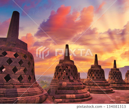 清晨，婆羅浮屠的景色美不勝收。 134081313