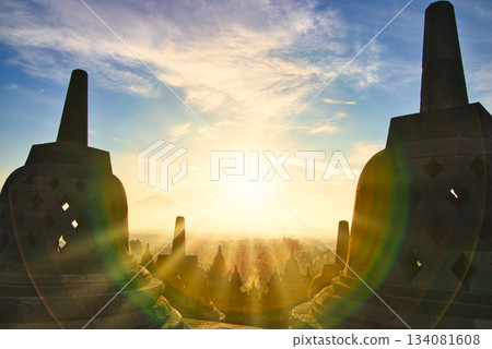 清晨，婆羅浮屠的景色美不勝收。 134081608