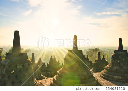 清晨，婆羅浮屠的景色美不勝收。 134081610