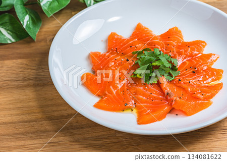 Salmon Carappcio 134081622