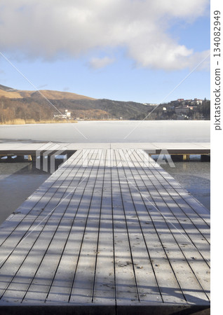 Lake Shirakaba in winter 134082949