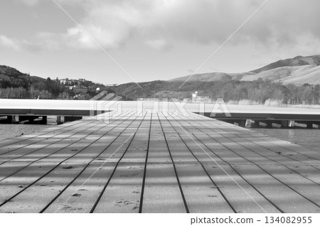 Shirakaba湖在冬天 134082955