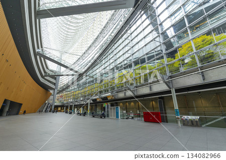 Tokyo, Japan - Nov 26,2024 : Interior view of Tokyo International Forum Glass Building in Tokyo, Japan on Nov 26,2024. 134082966