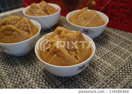 Medium steamed sponge cake (bowl) Medium steamed sponge cake (bowl) 134086468