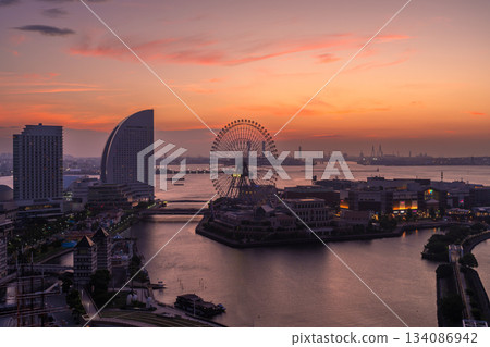 Kanagawa Prefecture: Dawn in the Yokohama Bay Area 134086942