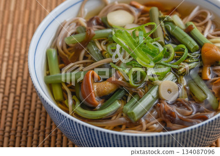 Wild vegetable soba 134087096