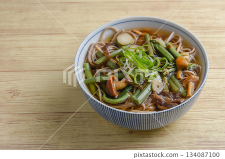 野生蔬菜蕎麥麵 134087100