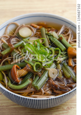 Wild vegetable soba 134087102