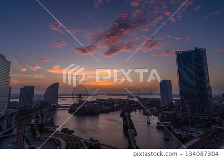 神奈川縣：橫濱灣地區的黎明 134087304
