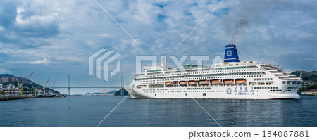 Nagasaki Port passenger ship arrival (Piano Land) docking at Matsugae Pier Panorama [Nagasaki City] 134087881