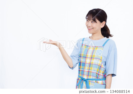 A housewife giving an introduction A housewife giving an introduction 134088514